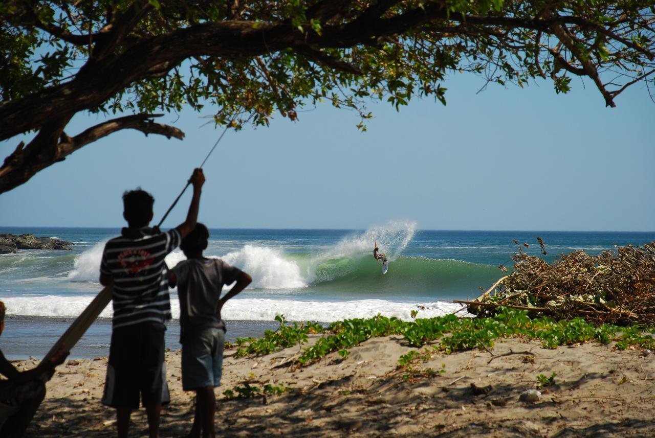 Surf Sanctuary 호텔 El Limón 외부 사진